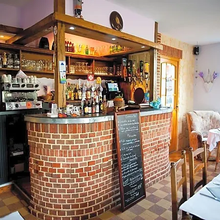 Hotel Logis Restaurant Le Relais Fleuri Vervins