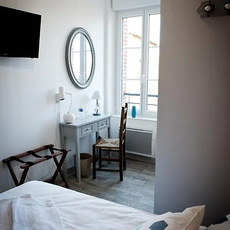 Logis Restaurant Le Relais Fleuri Hotel Vervins