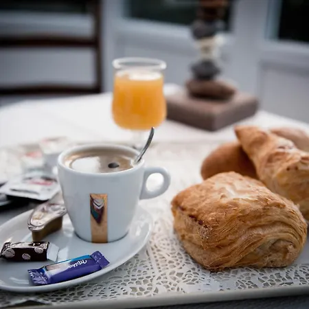 Logis Restaurant Le Relais Fleuri 2*