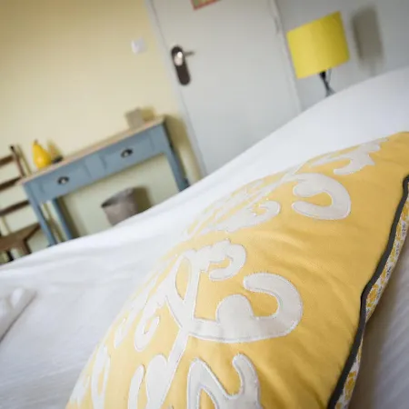 Logis Restaurant Le Relais Fleuri Hotel Vervins