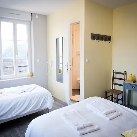 Logis Restaurant Le Relais Fleuri Hotel 2*