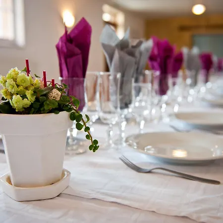 Logis Restaurant Le Relais Fleuri Hotel Vervins